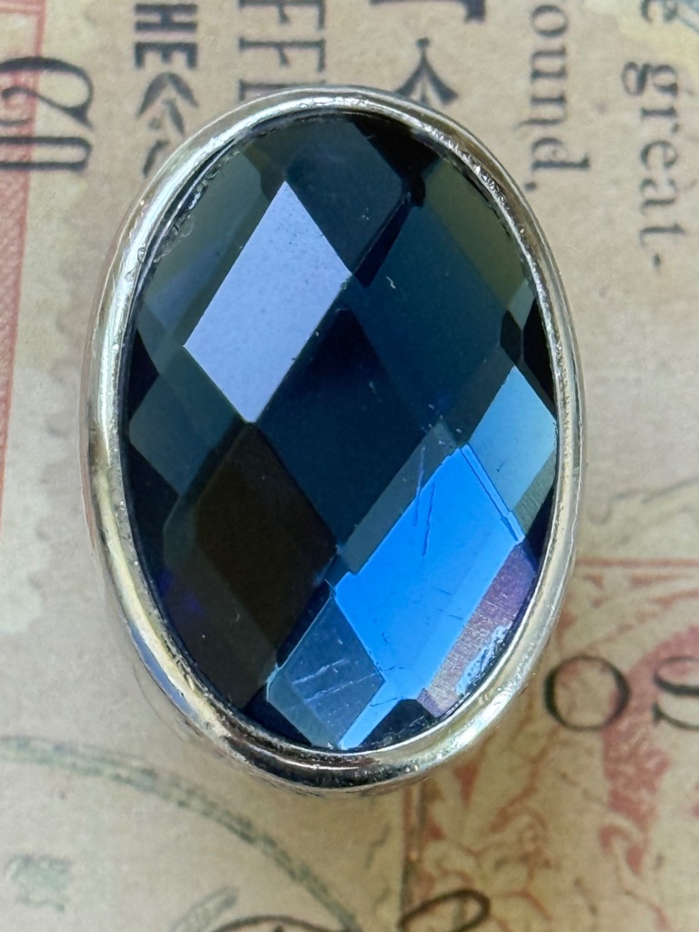 UNISEX Chunky Polished Sterling Silver Oval Blue Faceted Stone Ring (8.25)